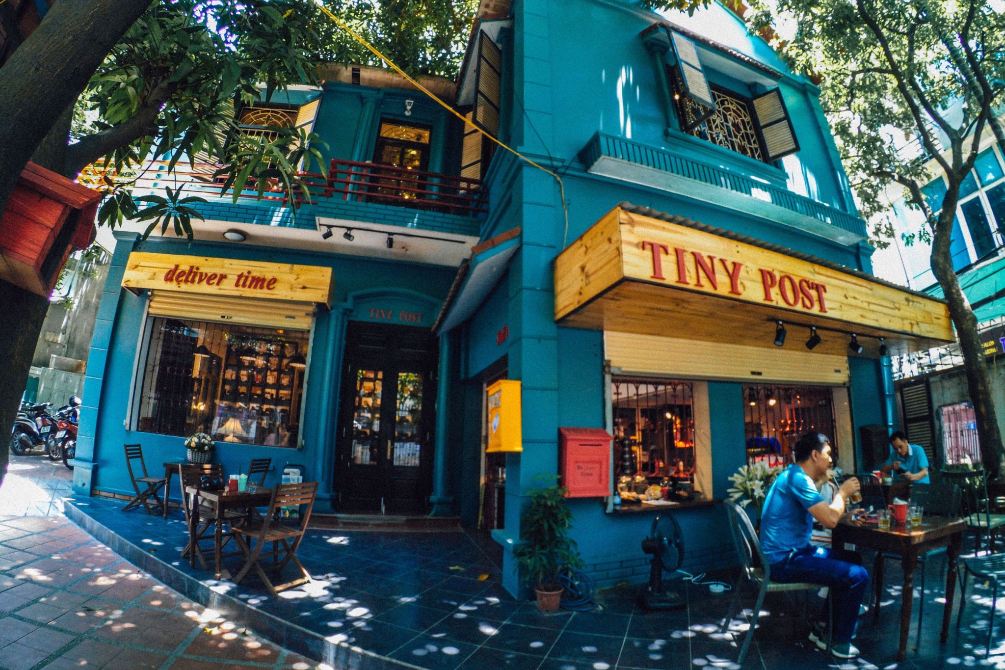 Review thiết kế Tiny Post Cafe - không gian vintage cổ điển